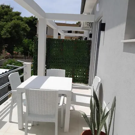 Damir Affittacamere Vlorë